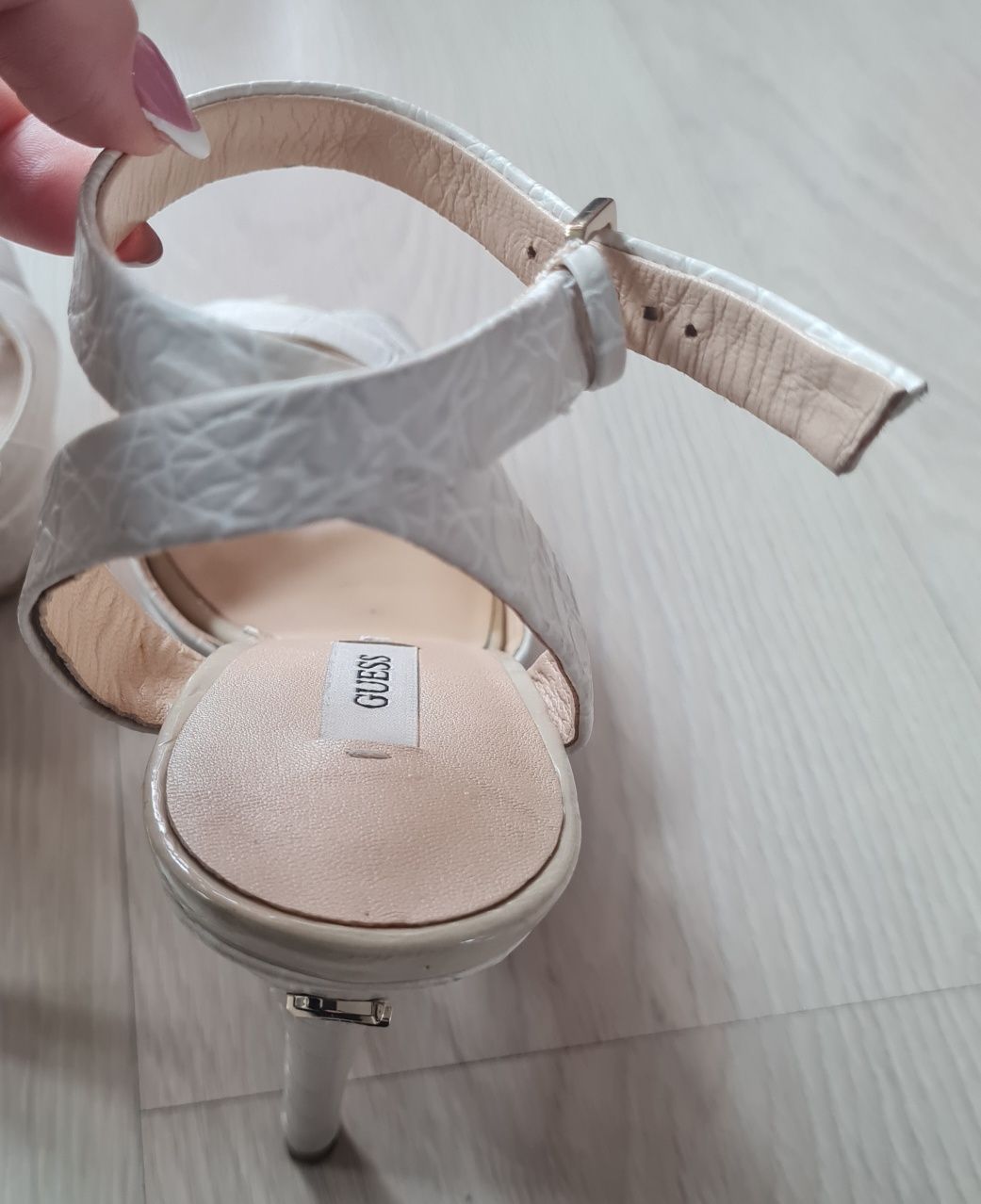 Sandale elegante Guess - mărimea 37