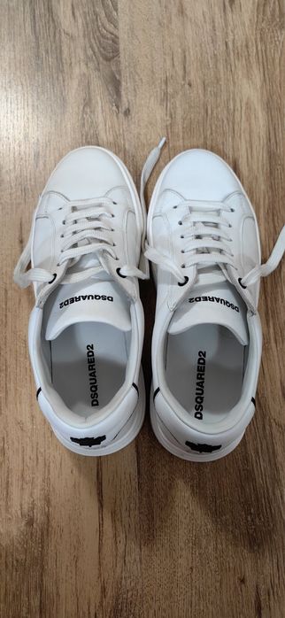 Бели кецове