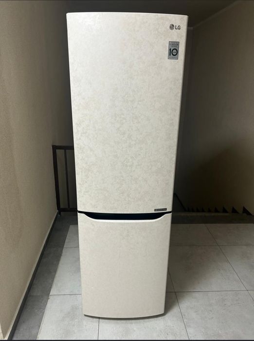 Холодильник LG инвертор