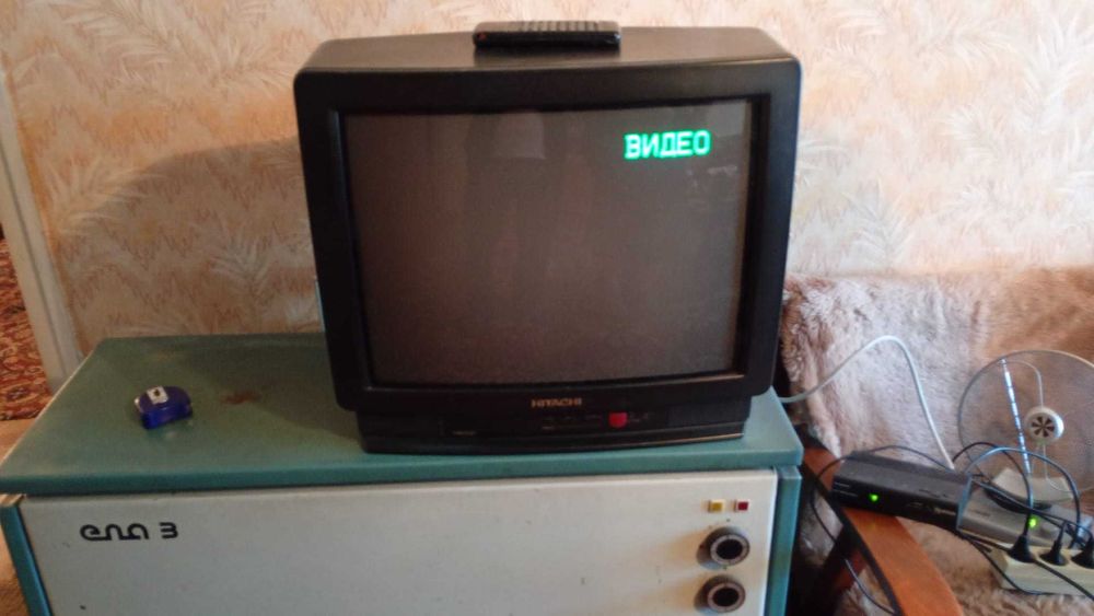 Телевизор Hitachi -
