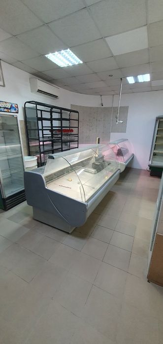 Отдавам супермаркет под наем.