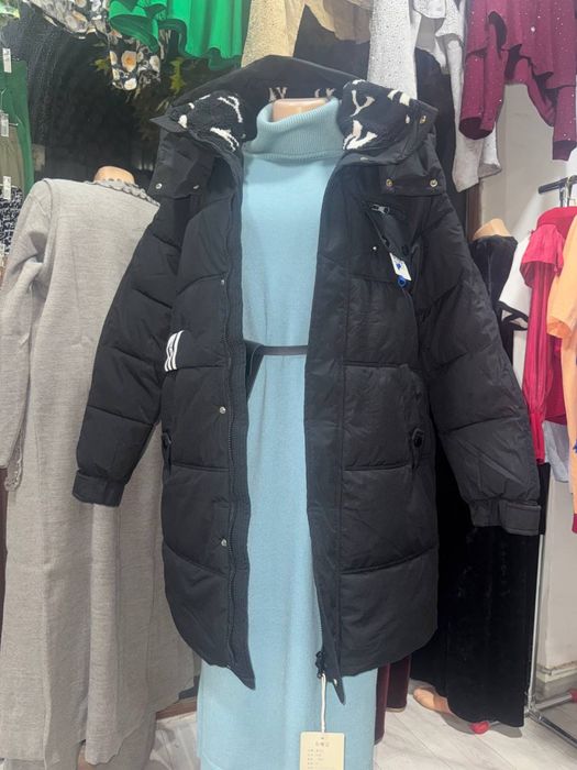 Kurtka koreyski nalichida bor dastavkayam bor