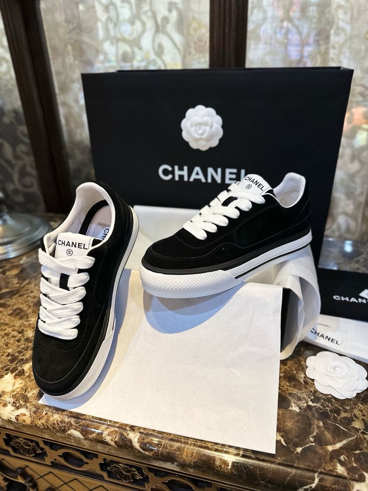 Adidasi Chanel