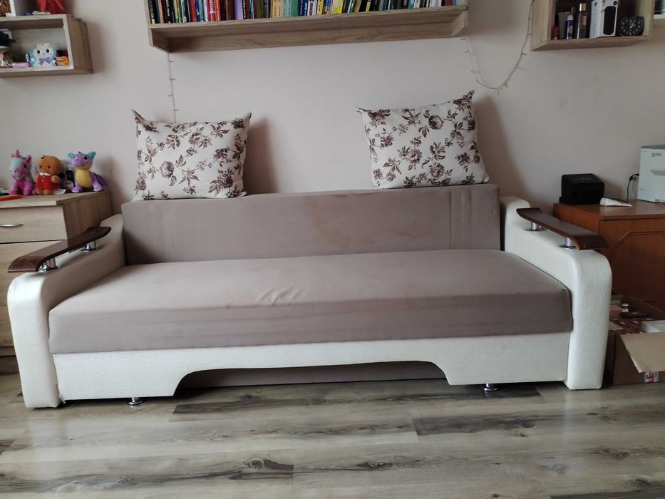 Vând Canapea extensibila