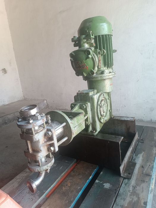 Насос для масла и воды