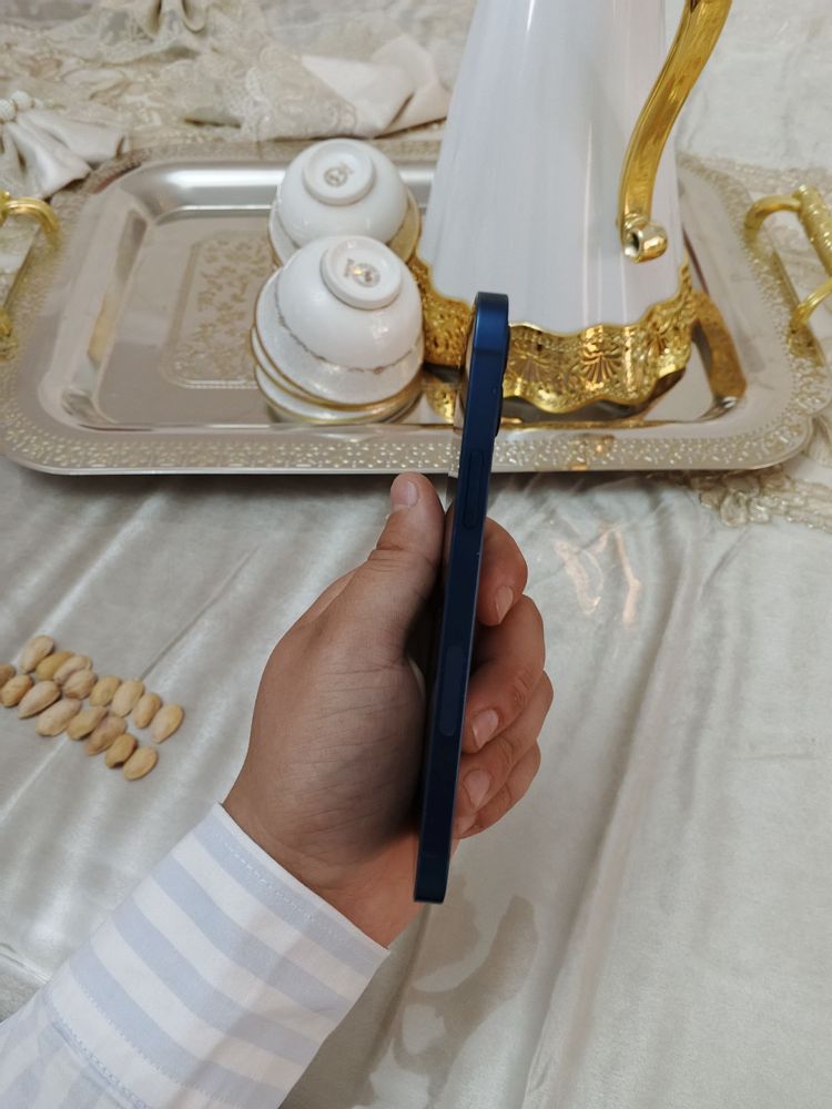 Продаю iPhone 12, 64GB, синий цвет