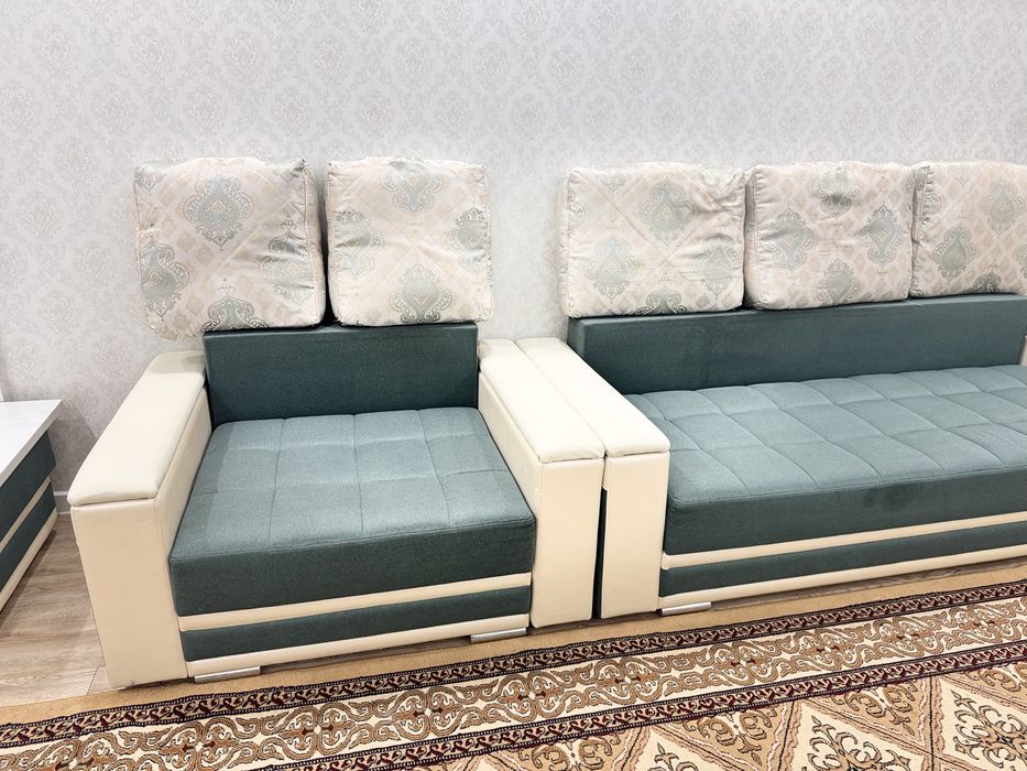 Продается диван, кресло и журнальный стол