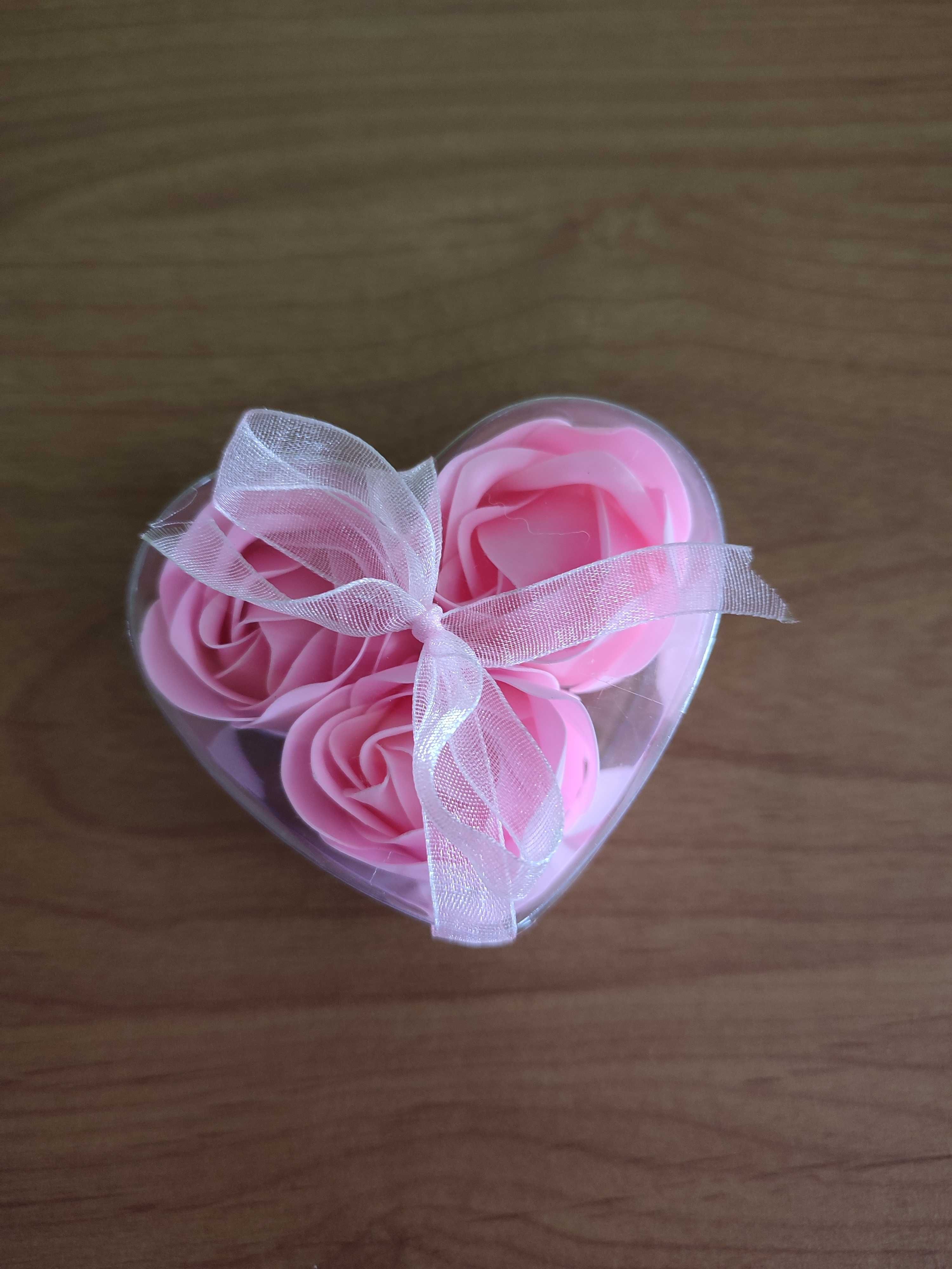 Подарък ароматни рози от пластичен сапун
