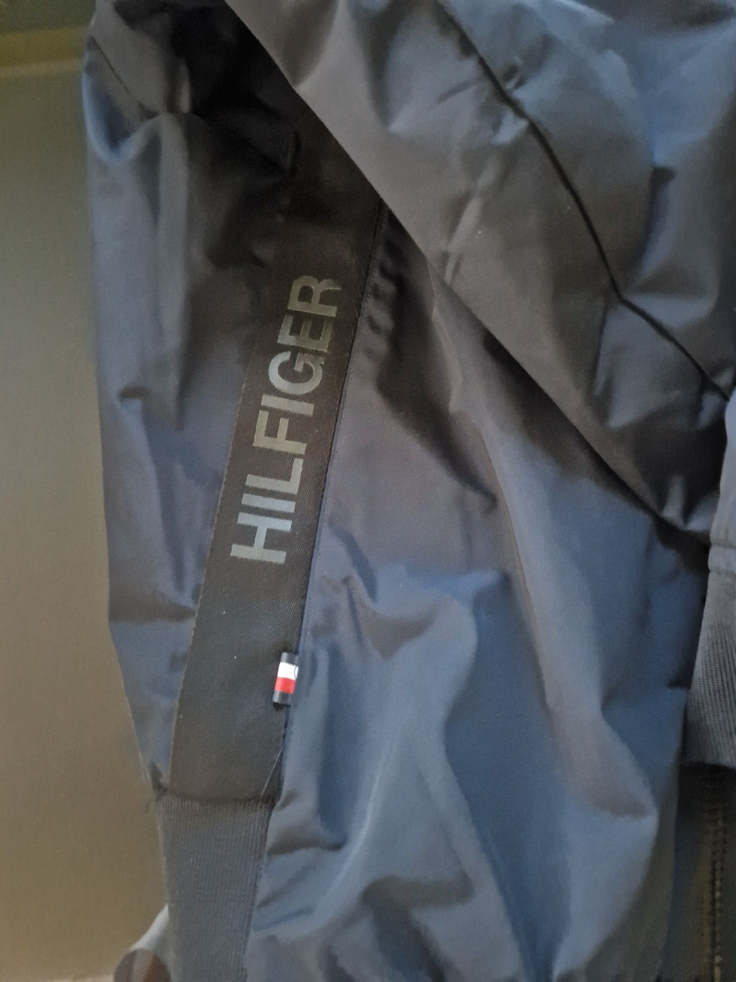 Greacă hilfiger,  marimea M, preț 390 roni