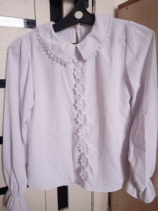 Продам белые блузки