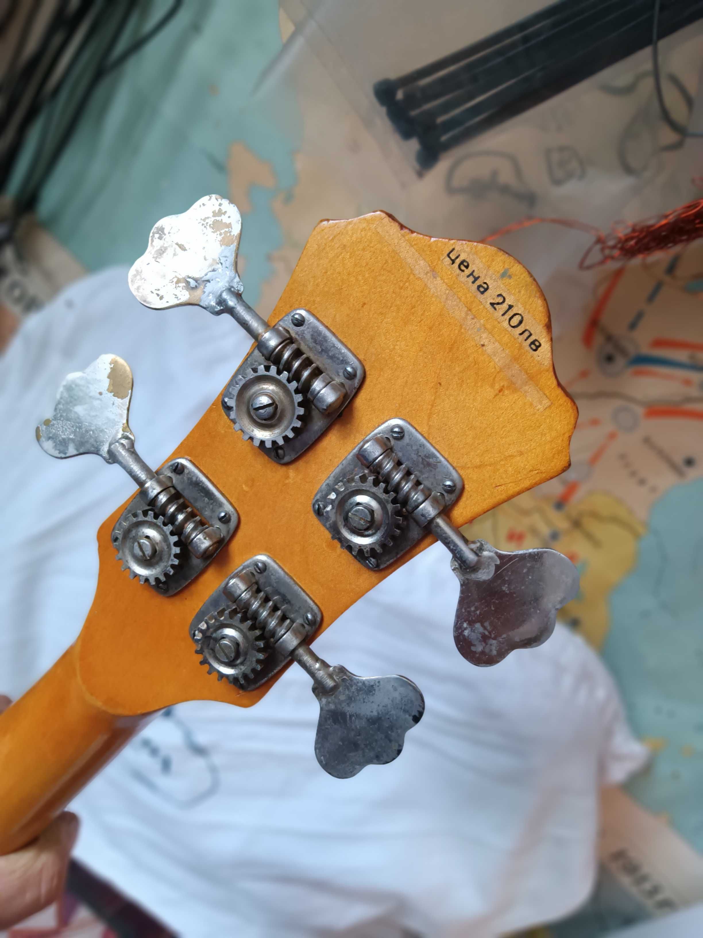 Колекция соло + бас китара Кремона Казанлъка Gibson модел