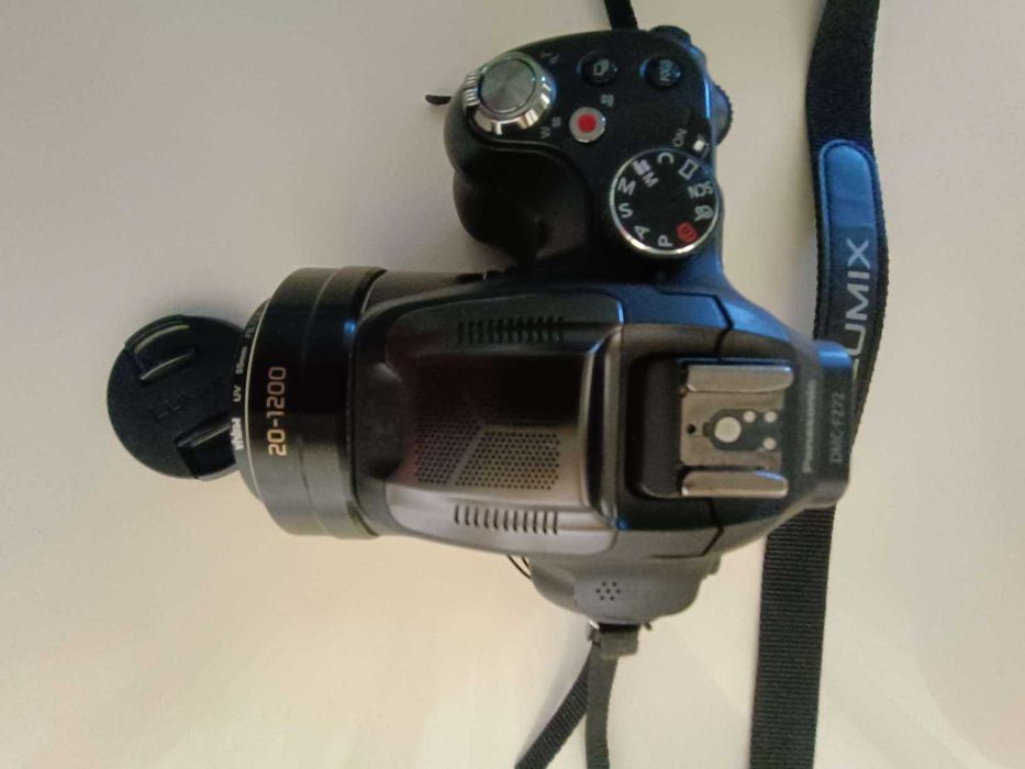 Panasonic LUMIX DMC-FZ72 16.1MP цифров фотоапарат