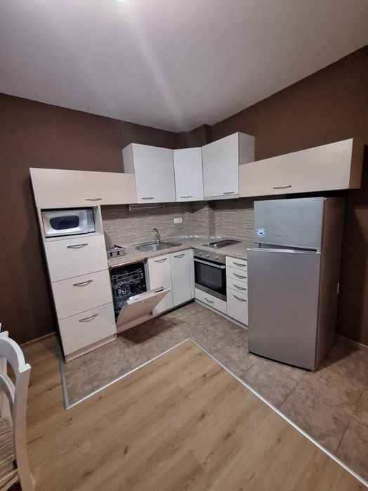 Двустаен апартамент в Каменица 1