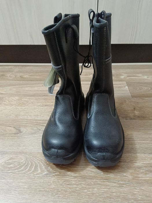 Продам керзовые сапоги 42