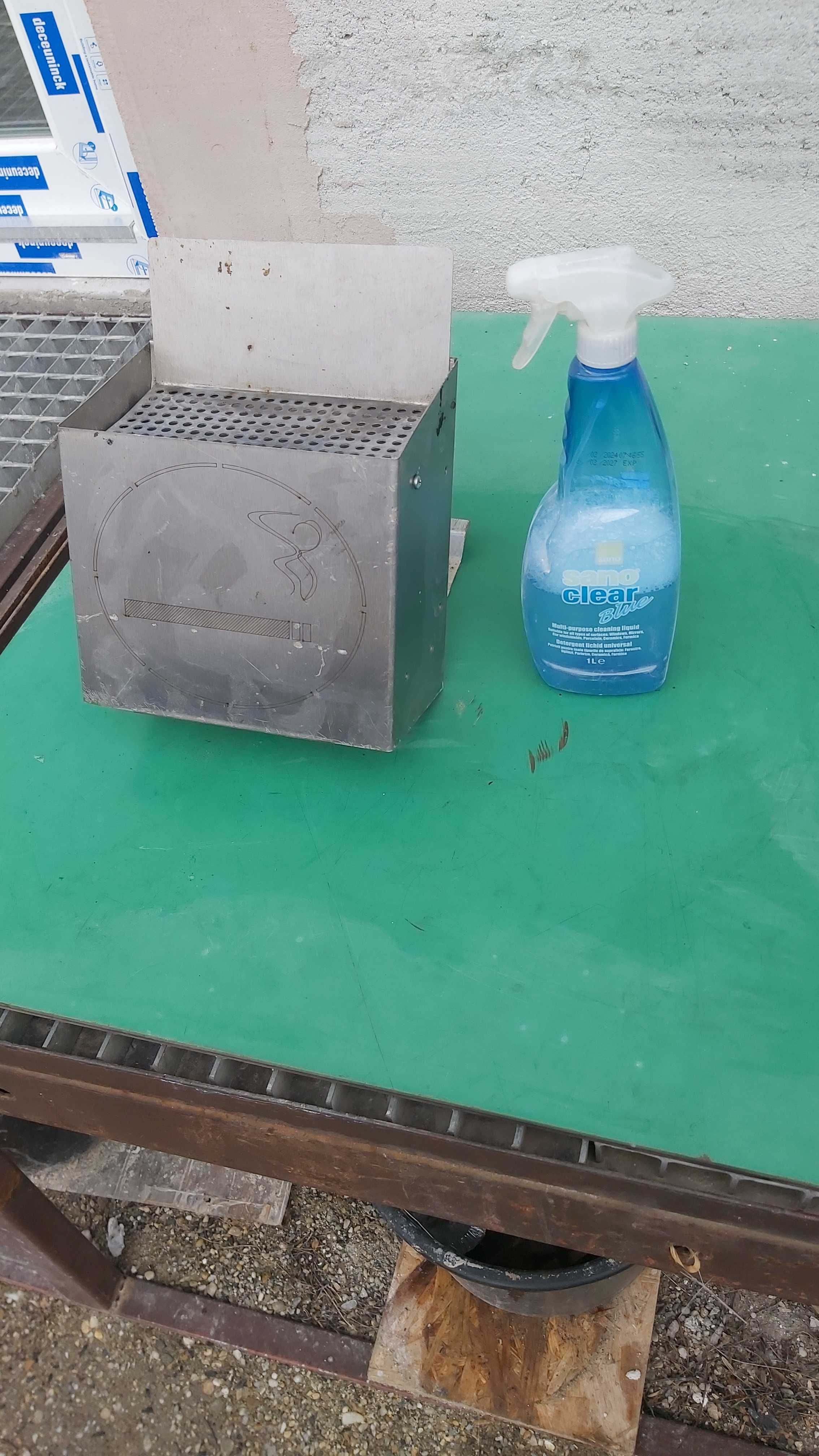 Scrumiera inox exterior de perete