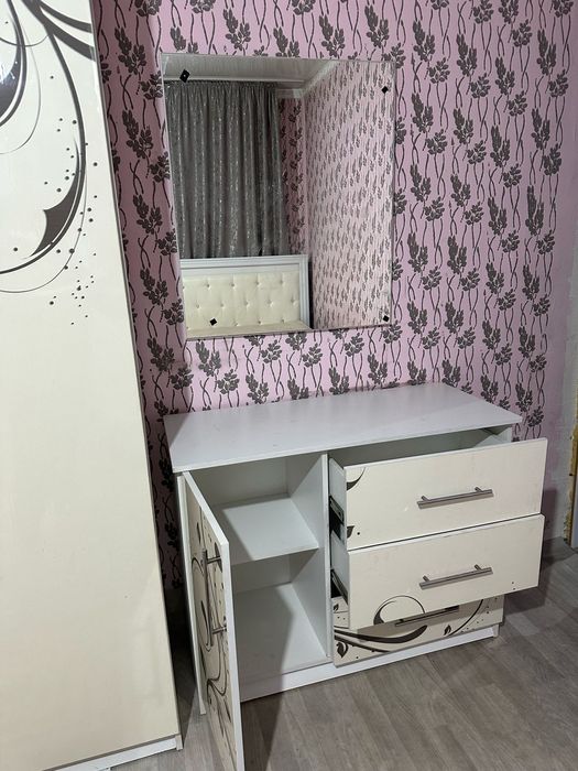 Спальный гарнитур