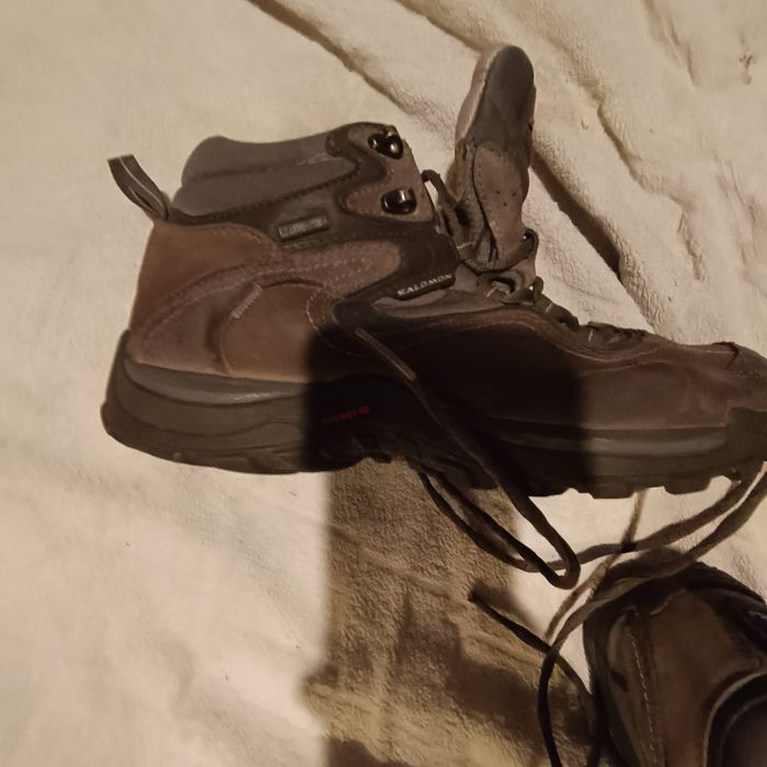 Ghete Salomon de piele