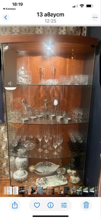 Шкаф  Турски светещ  със стъкло и гръб от дърво отваряем от две врати