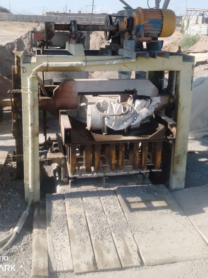 Shlakablok apparat