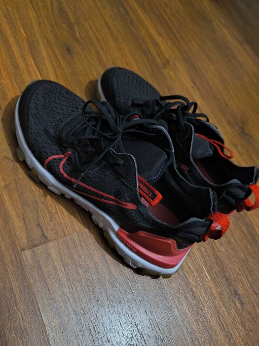 Оригинални Nike React Vision GS 'Bred' маратонки