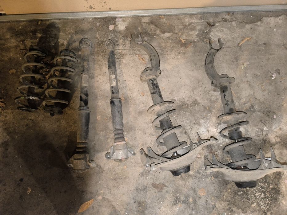 Окачване амортисьори и пружини Ауди а4 б8 s line avant