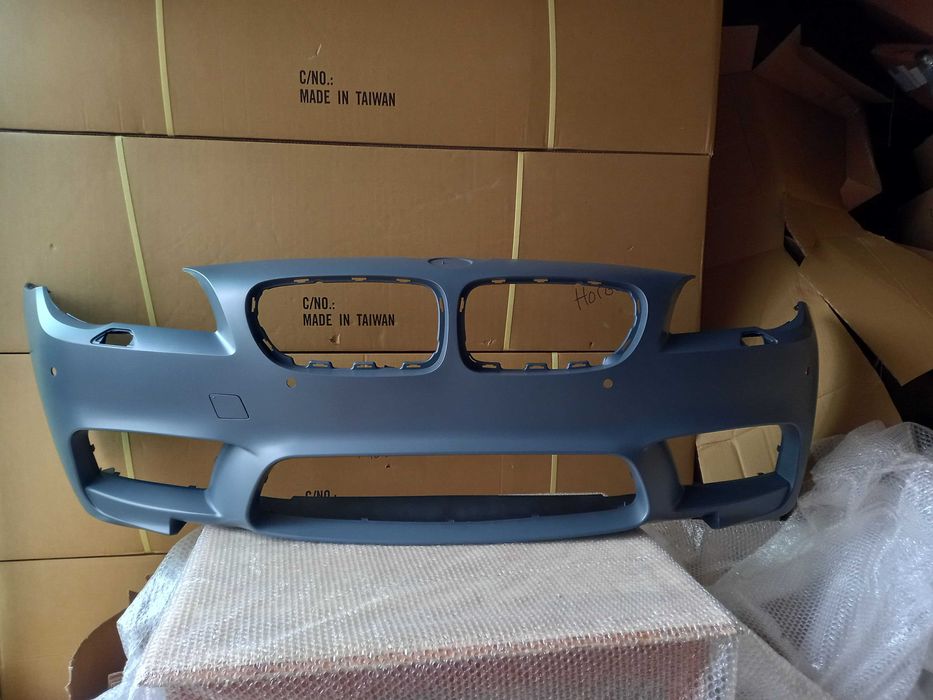 Bara fata BMW F10 10-06.13 M5 STYLE PDC