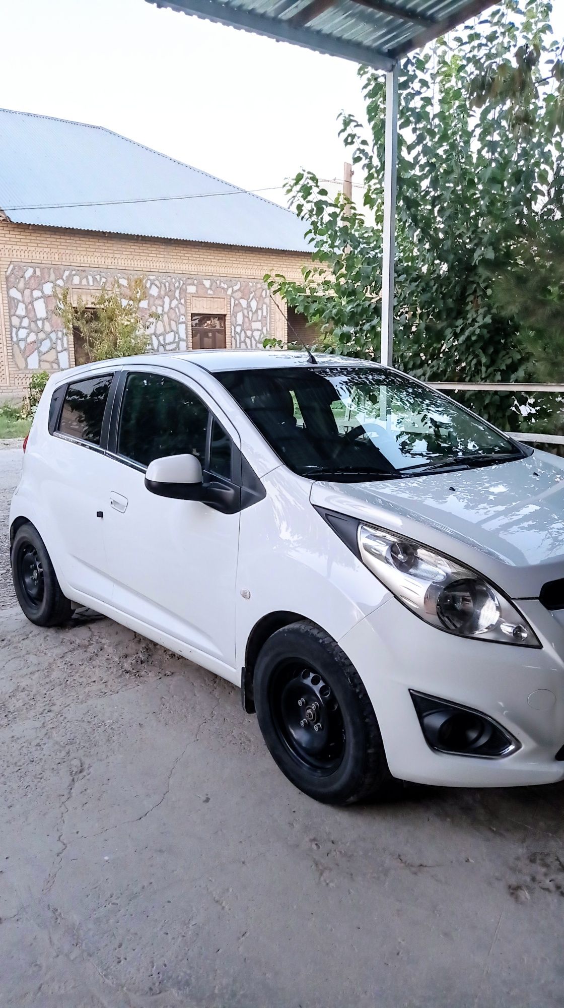 Spark avtomashina polni Rodnoy