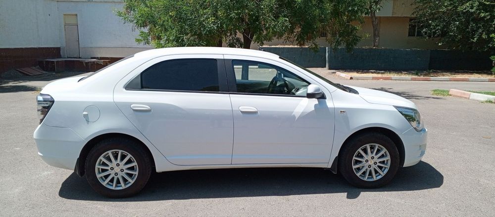 Продам авто Кобальт автомат