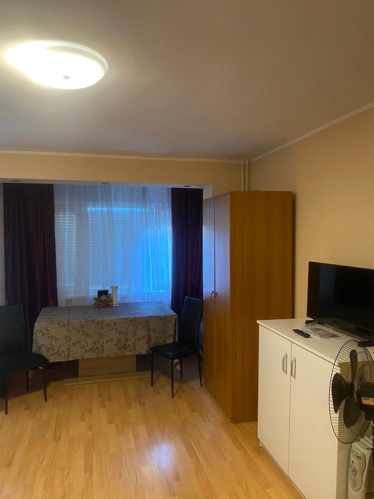 Vand Garsonieră Zona Rogerius