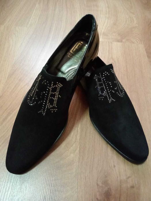 Se Vinde O Pereche de Pantofi CARLO PIGNATELLI
