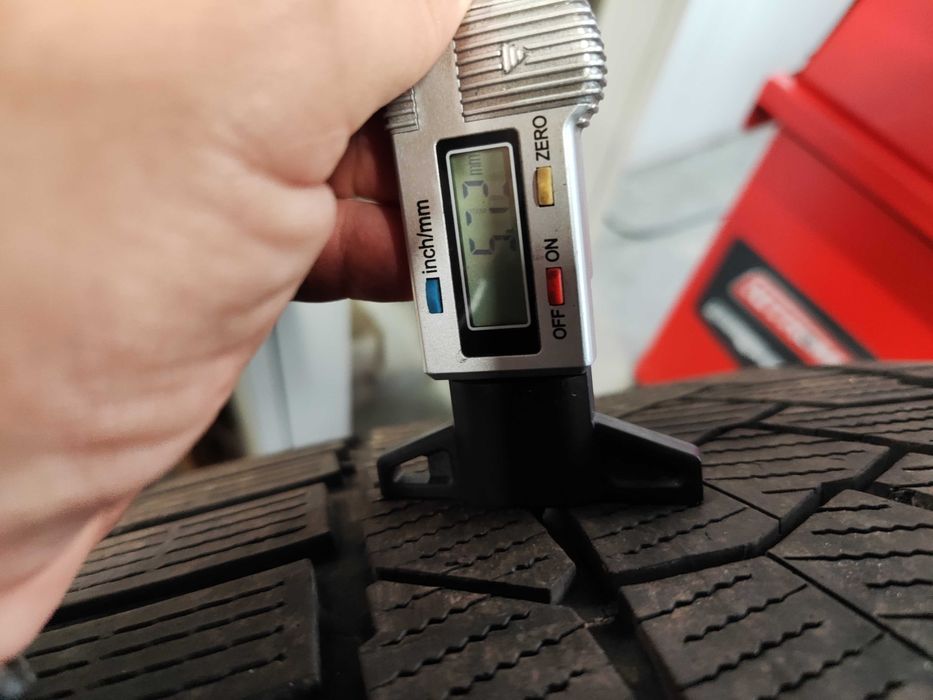 2бр. зимни гуми 305/35/21 Continental