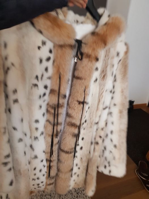 Haina de blana tip leonard cu gluga