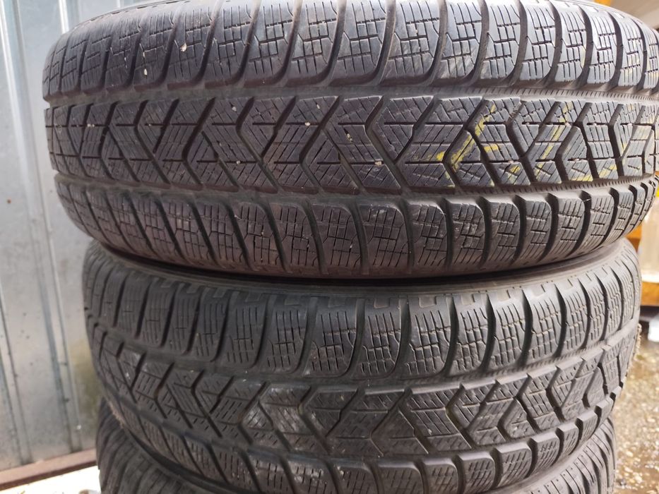 Anvelope 215 65 R17 iarna Pirelli/falken