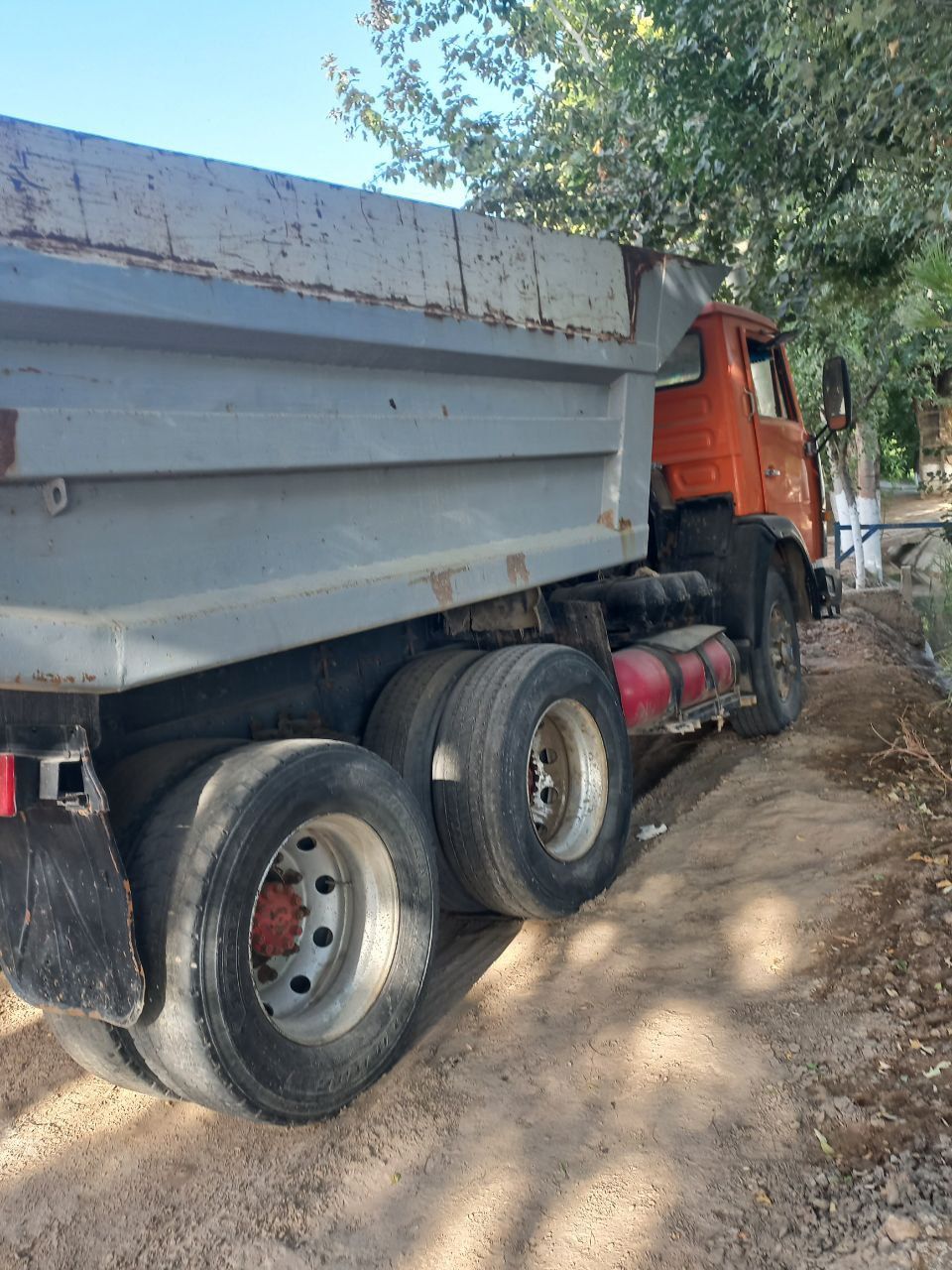 KAMAZ sotiladi _