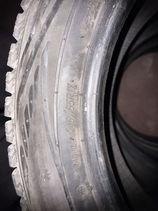 Зимни шины       .