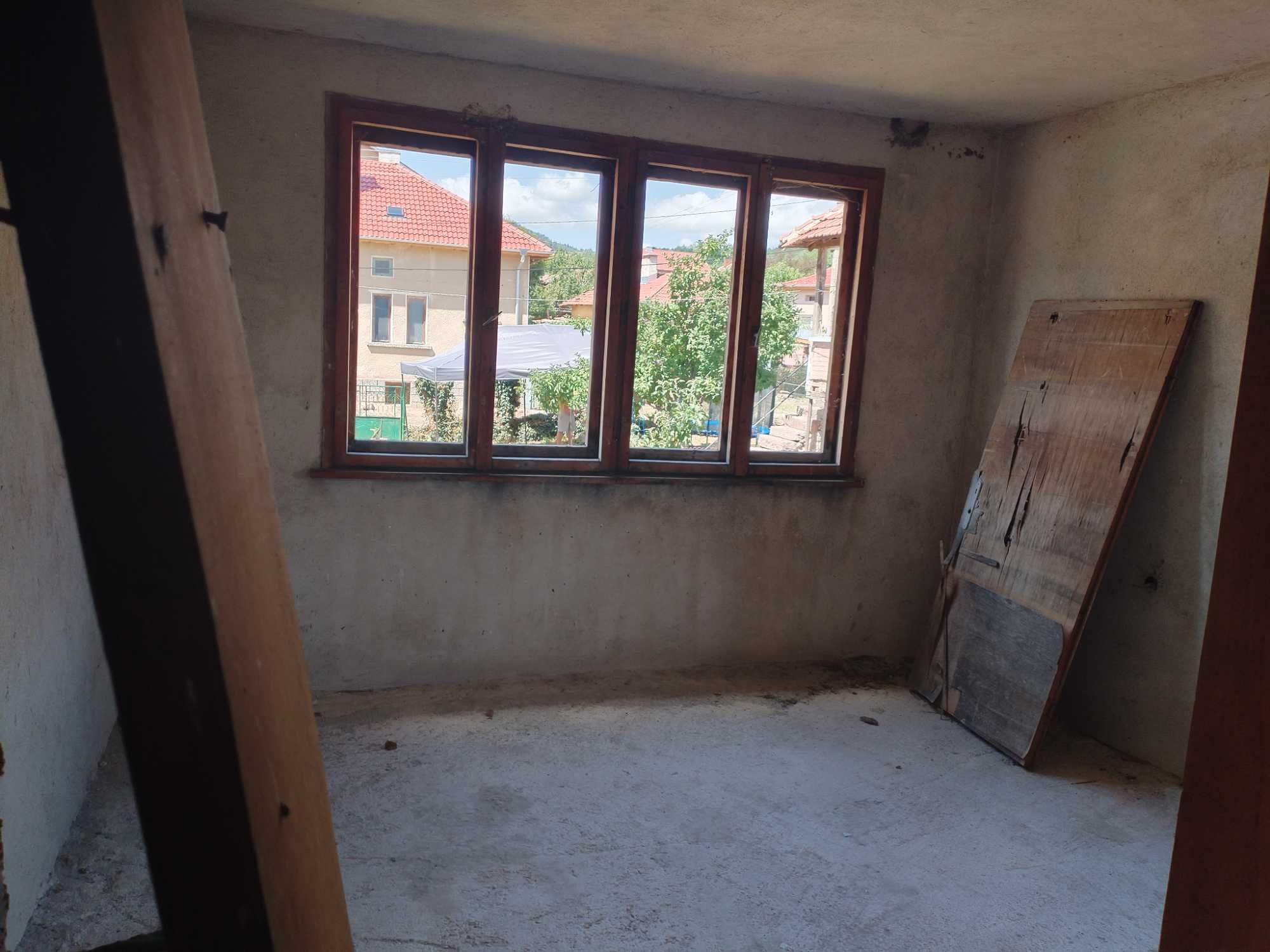 Продавам къща в град Вършец квартал Заножене