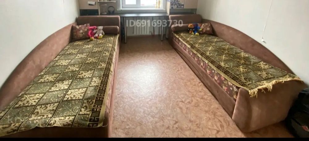 Продам диваны на пружинной основе.