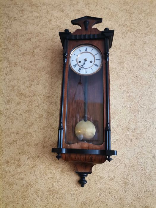 Стар стенен часовник