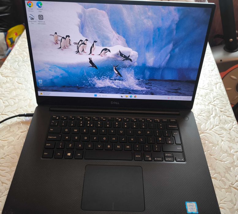 Dell XPS 15 7590