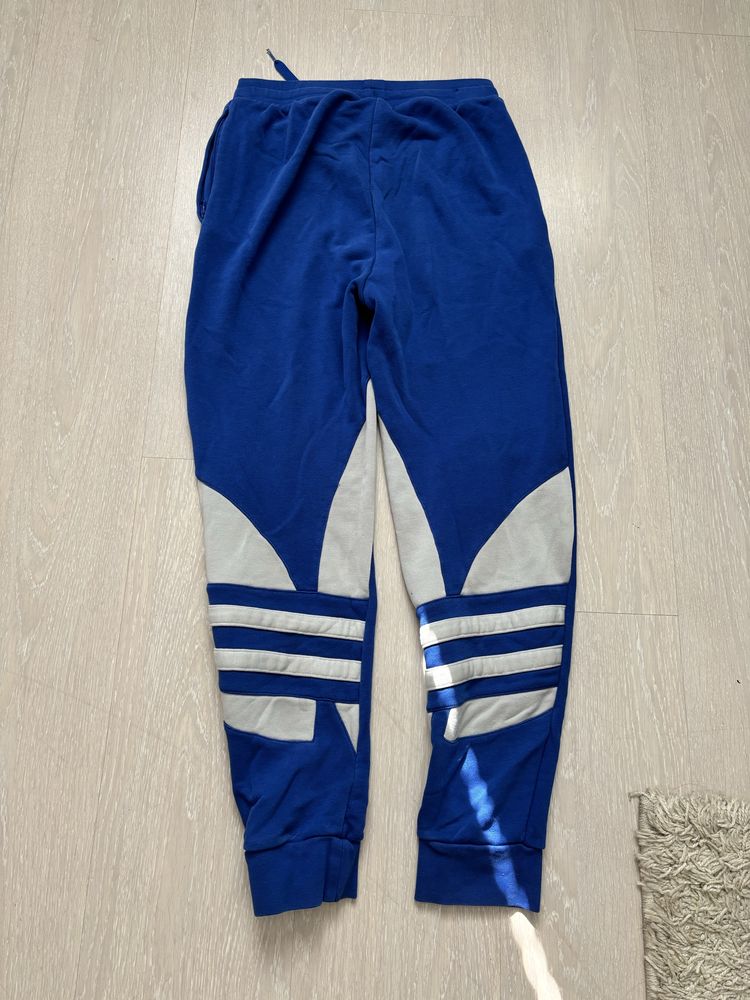 Долнище на Adidas