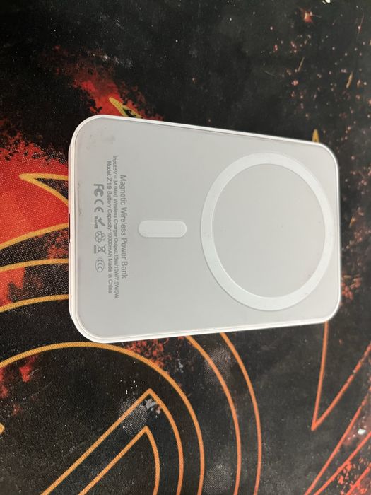 Vand baterie externa wireless magnetica
