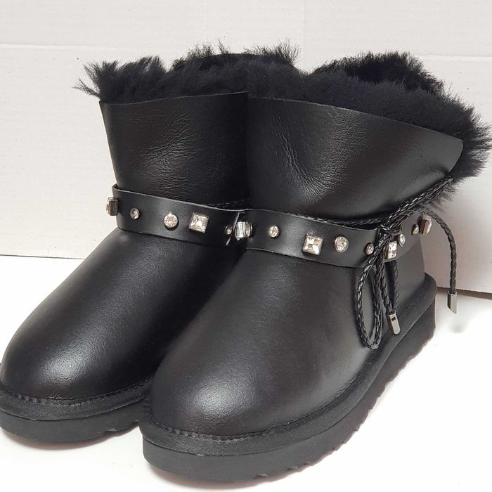 Ugg Australia - Exclusiviste !    marimea 35 ! Reducere !