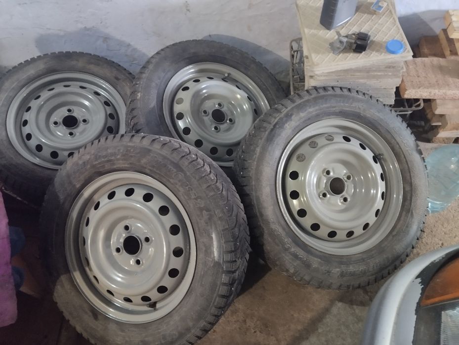 Продам шины в комплект