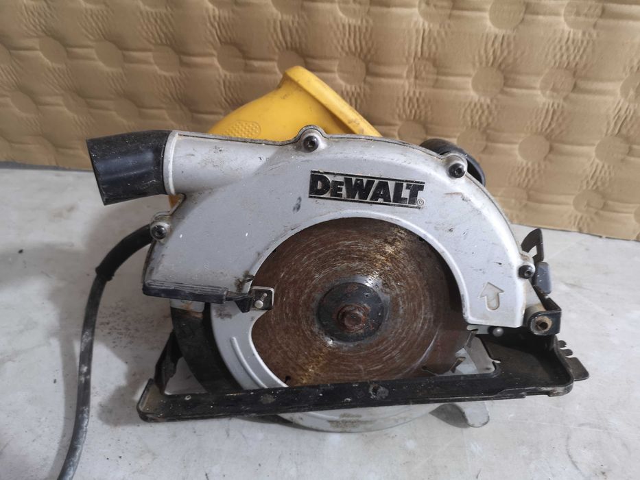 Ръчен циркуляр - DEWALT 1150W \ 110V