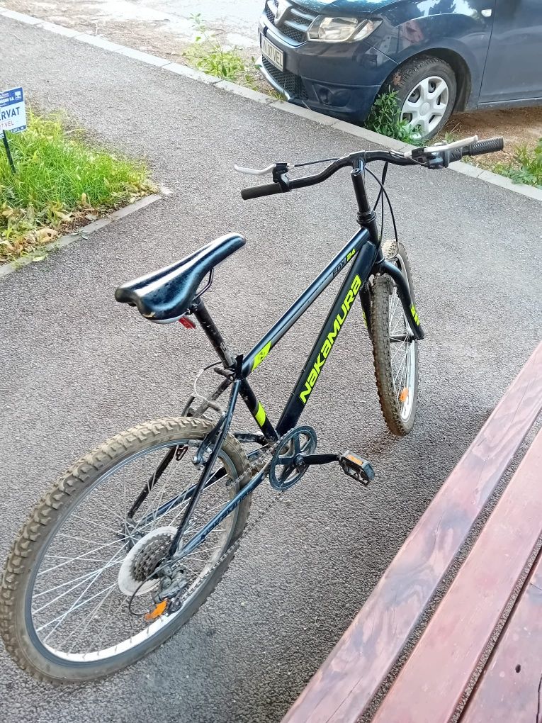 Vând bicicleta pt copii
