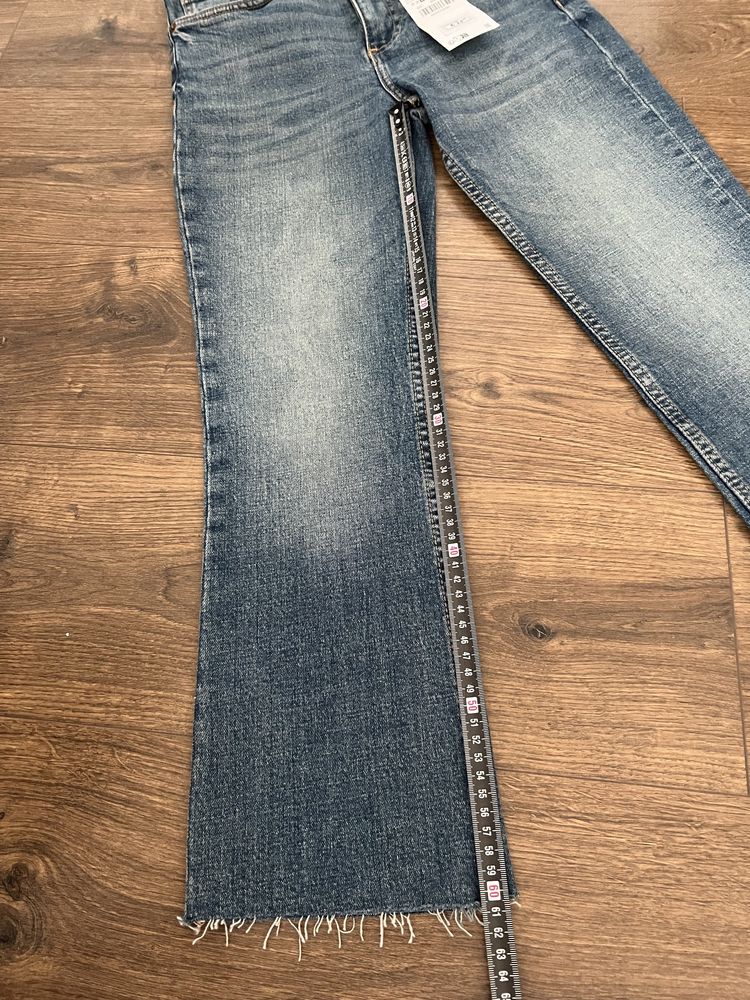 Jeans Zara, marimea 36, noi cu eticheta, sunt 3/4.