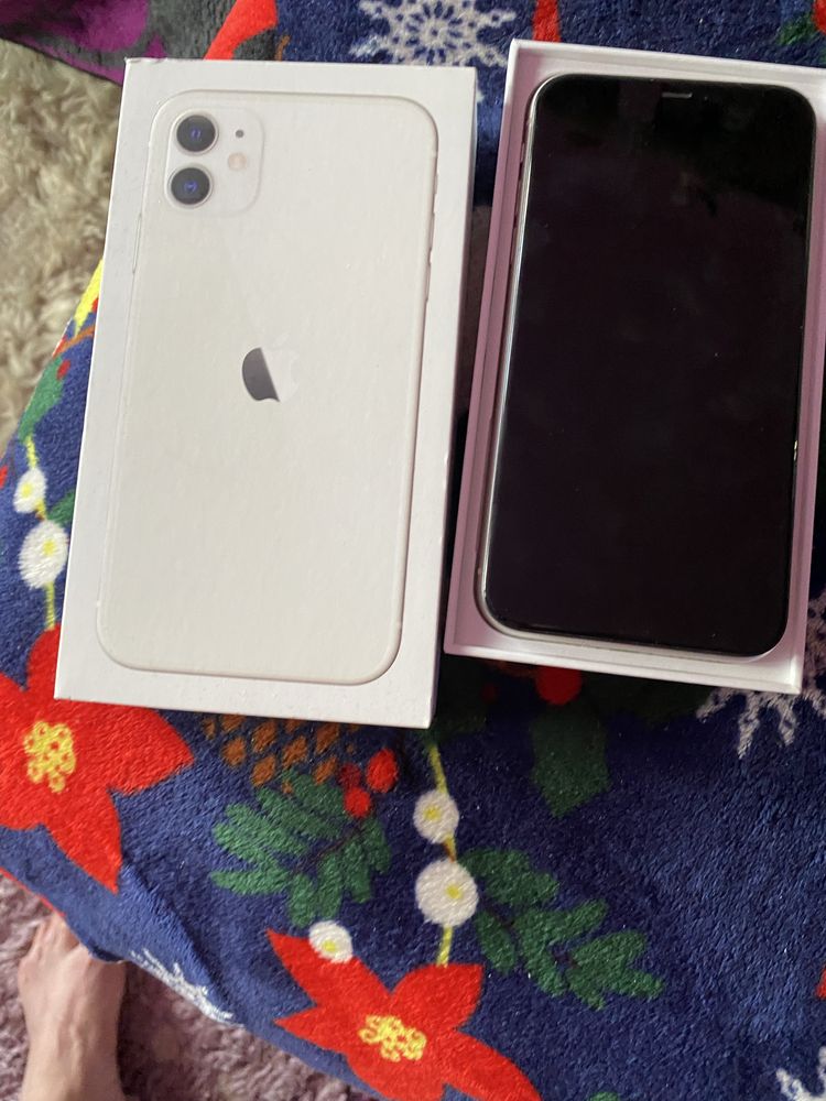 Vand iphone 11 de 128 ca nou baterie noua
