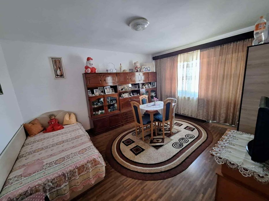Apartament vis a vis gara Dragasani