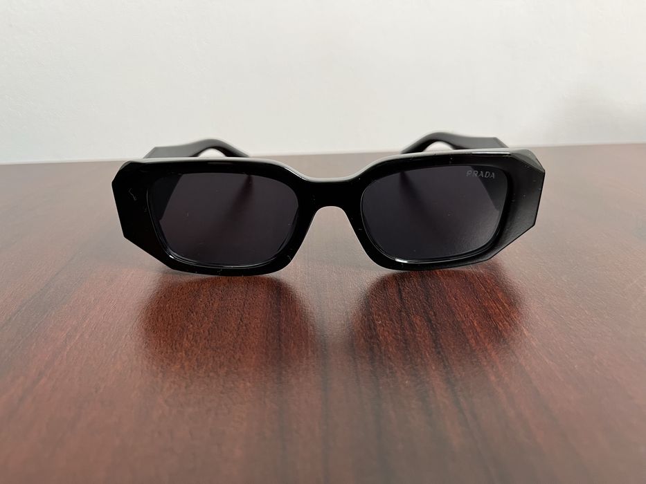 Ochelari de soare Prada