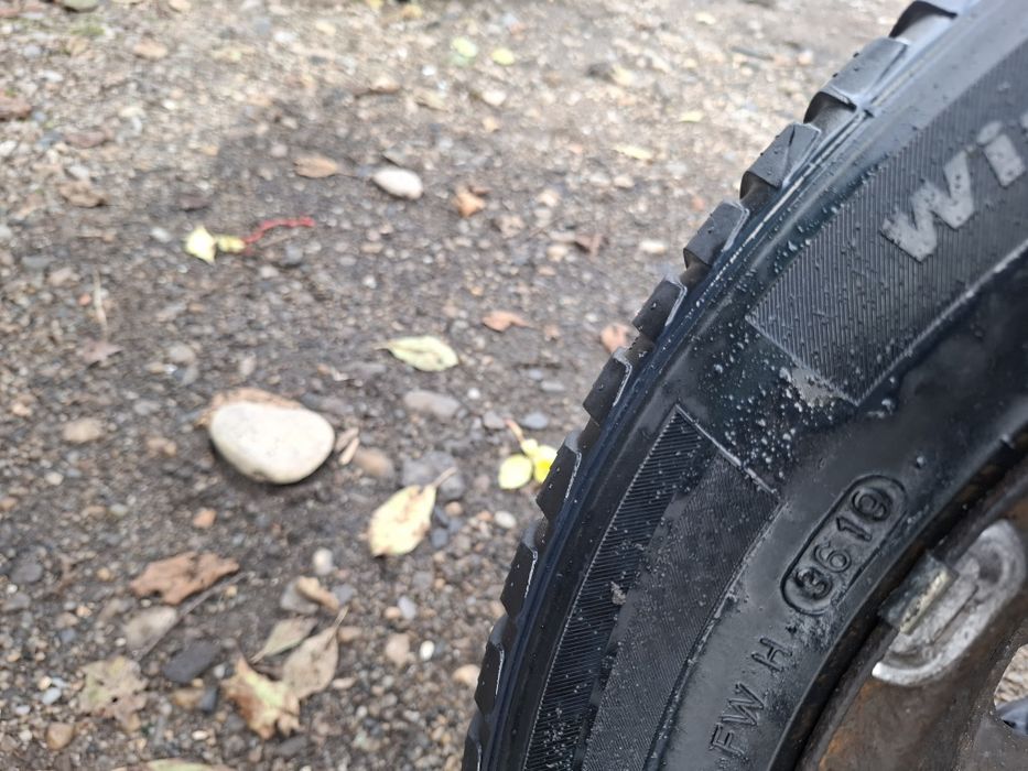 Vand 4 roti +capace R 16 vw passat b6 anvelope 205 55 16 iarna